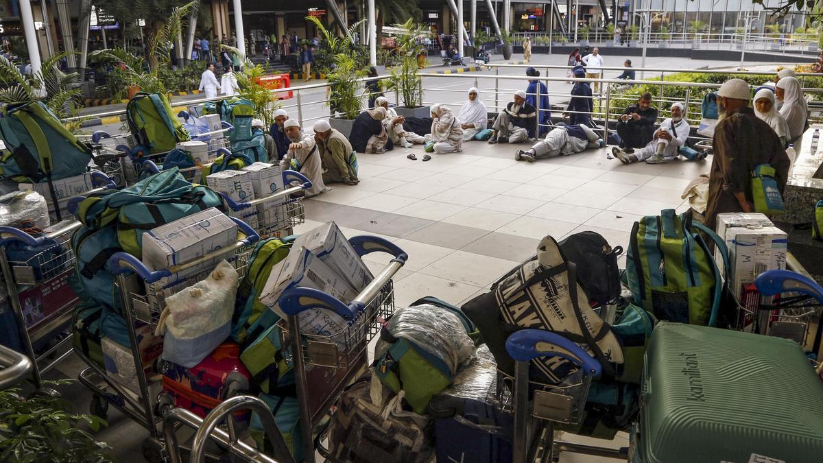 فلائٹس کی منسوخی، شدید آلودگی، روپے کی کمزوری اور خستہ سڑکیں—مرکز غفلت میں مصروف: کانگریس کی تنقید