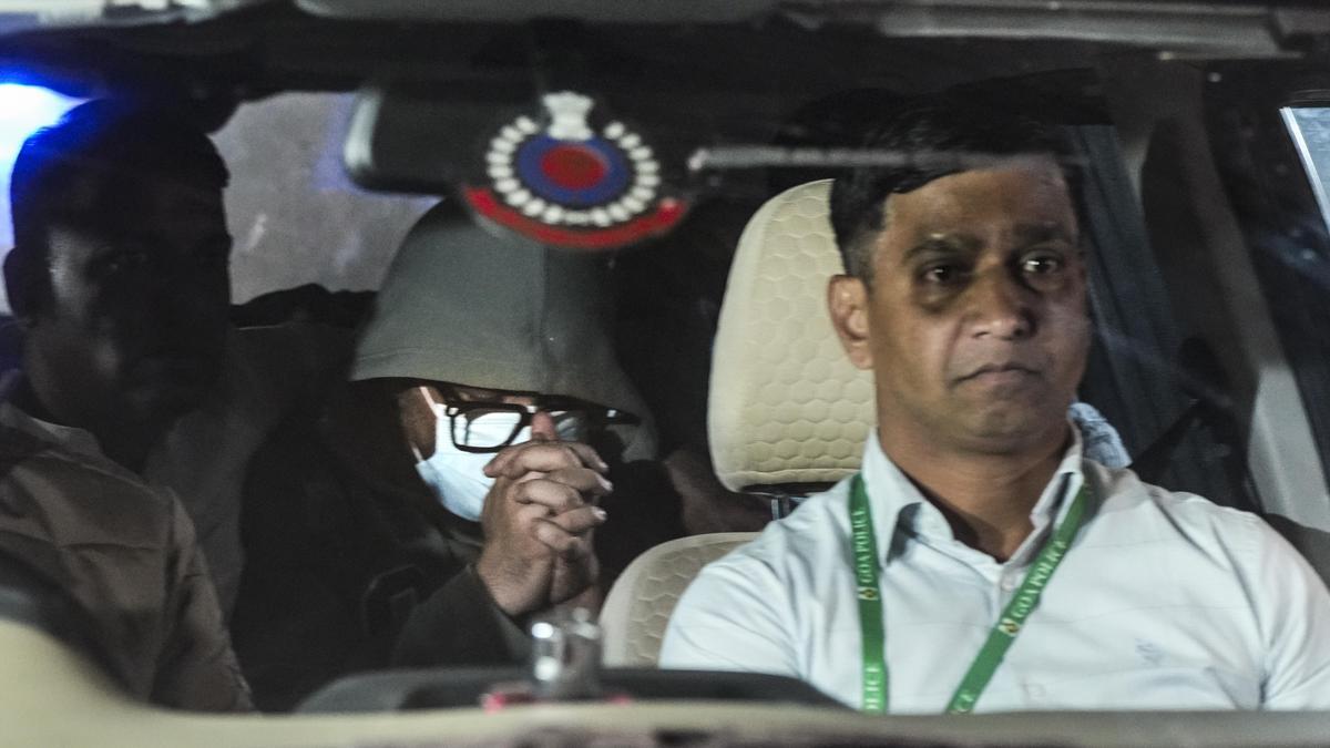 نائٹ کلب آتش زدگی معاملہ: لوتھرا برادران کو گوا لے جانے کی اجازت، دہلی عدالت کا حکم