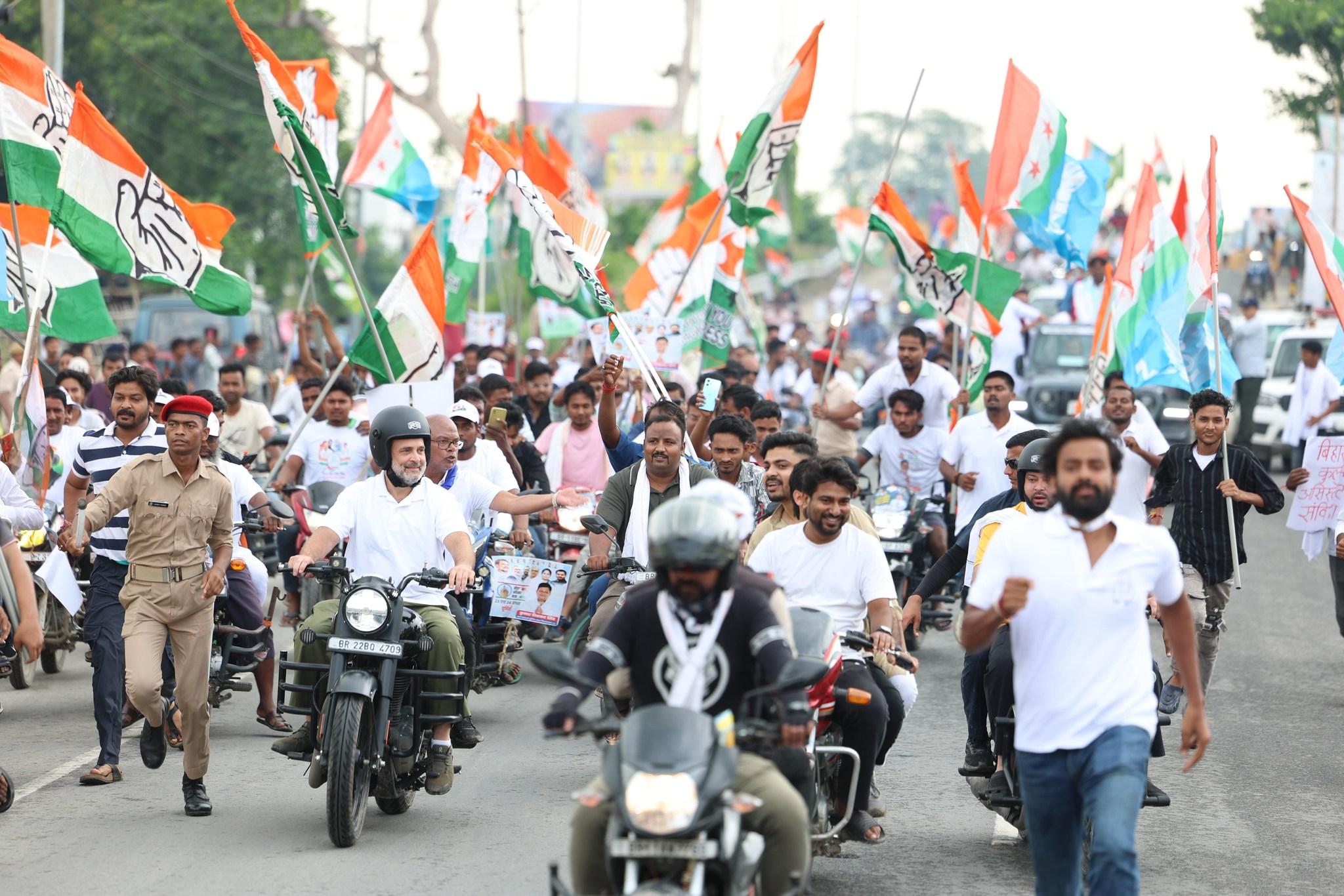 بہار میں راہل گاندھی کا الیکشن کمیشن پر تازہ حملہ، SIR کو  قرار دیا ووٹ چوری کا ادارہ جاتی طریقہ