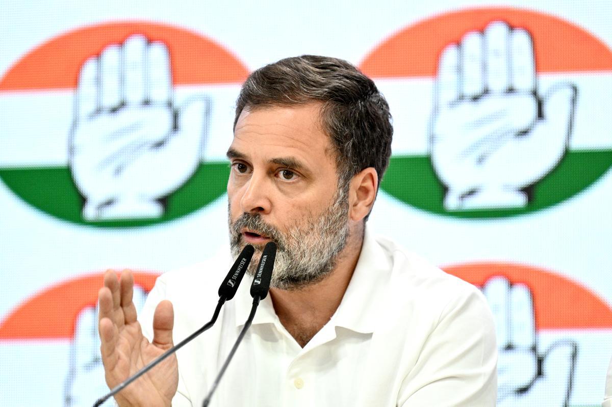 راہل گاندھی نیوز لیٹر: آئین و سماجی انصاف اولین ترجیح، کامیاب معیشت کا خاکہ پیش