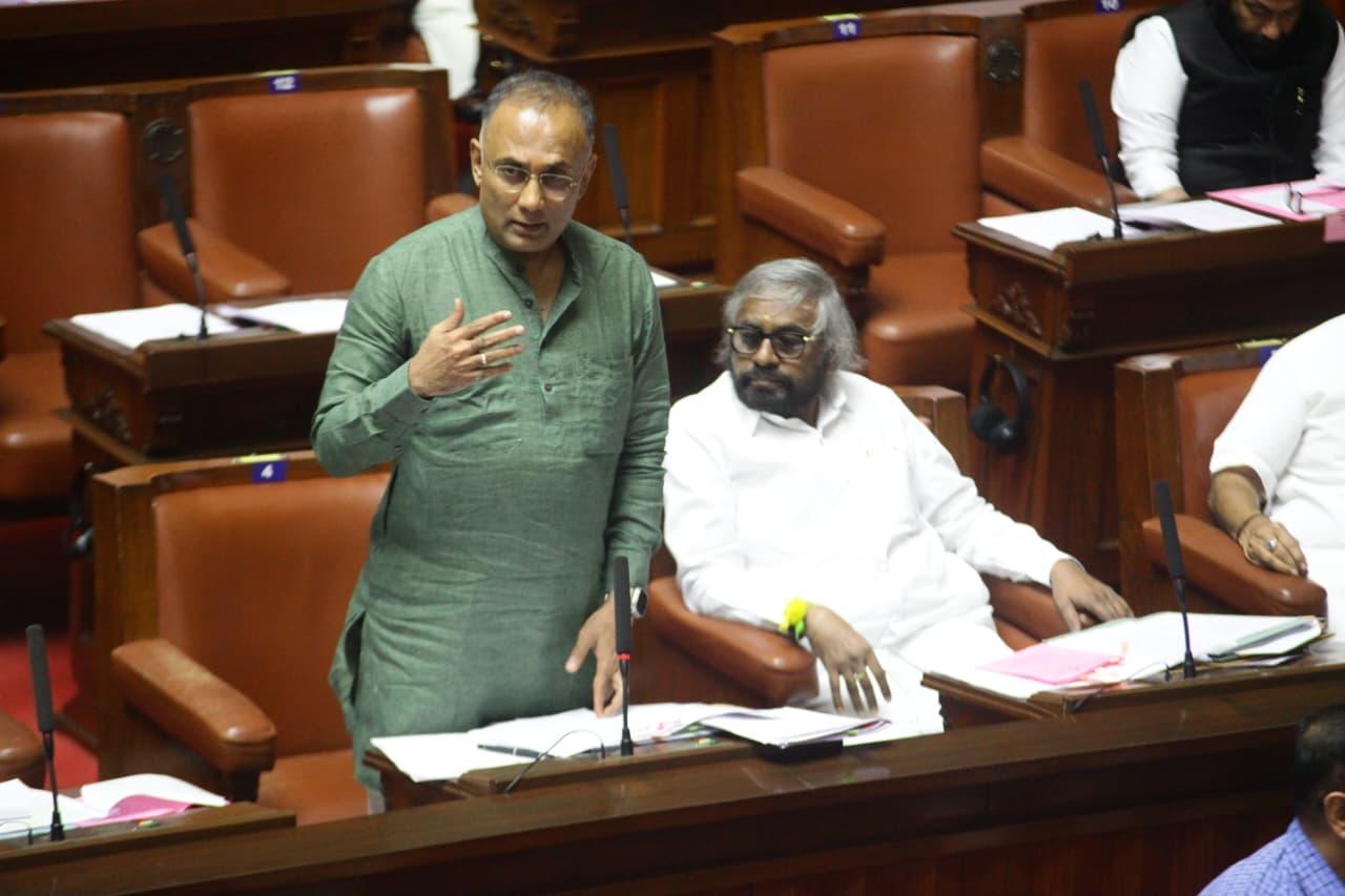 کرناٹک کے تمام تعلقہ اسپتالوں میں ٹیلی ای۔سی۔جی سہولت، منگلورو، بنگلور اور ہوسپیٹ میں جدید کیتھ لیبز قائم ہوں گی: وزیر صحت