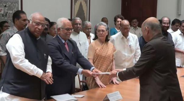 نائب صدر عہدے کے لیے سدرشن ریڈی کا کاغذاتِ نامزدگی داخل