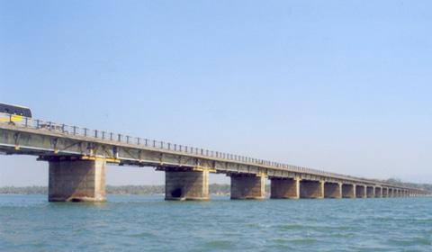 ہوناور : شراوتی پُل پر ڈیوائڈر لگائے گئے - حادثات روکنے کی سمت میں اقدام