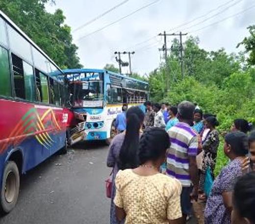 منگلورو : دو بسوں کے درمیان تصادم - 14 طلبہ سمیت 28 افراد زخمی