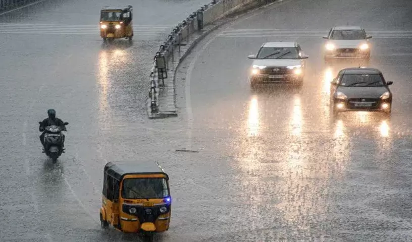 تمل ناڈو میں موسلادھار بارش کی وارننگ، نشیبی علاقوں کے باشندوں کو الرٹ رہنے کی ہدایت