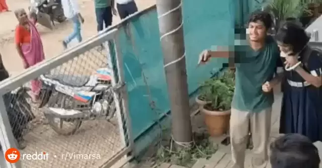 ستارا میں عشق کی انتہا: لڑکی کی گردن پر چاقو رکھ کر دی محبت قبول کرنے کی دھمکی