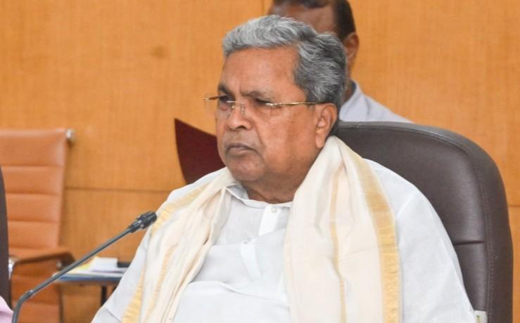 کرناٹک میں گنے سے بھرے ٹریکٹروں کو آگ لگانے کے واقعہ پر سدارمیا نے اعلیٰ سطحی تحقیقات  کا دیا حکم