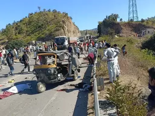 راجستھان: ادے پور میں ٹریلر کی ٹیمپو کو ٹکر، 5 افراد جاں بحق، 8 شدید زخمی