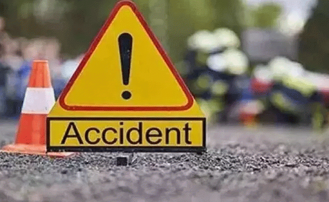 ٹمکوروکے کورٹگیرے میں المناک سڑک حادثہ، بیکری کے سامنے لاری کی زد میں آکر تین افراد جاں بحق، دو زخمی