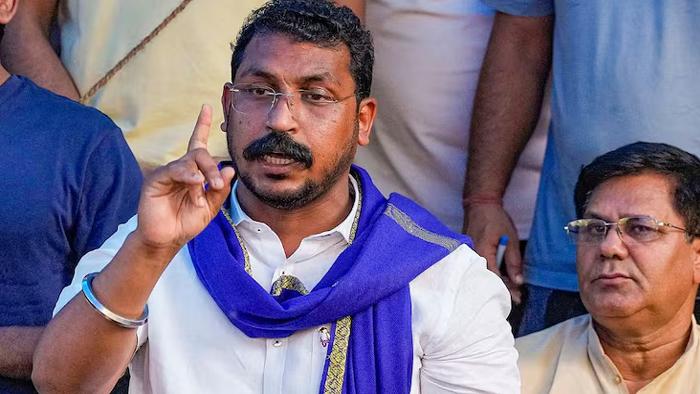 رمیش بدھوڑی کے متنازع بیان پر چندر شیکھر آزاد کا غصہ، کہا- ’انہیں جوتے مارنے چاہئیں!‘