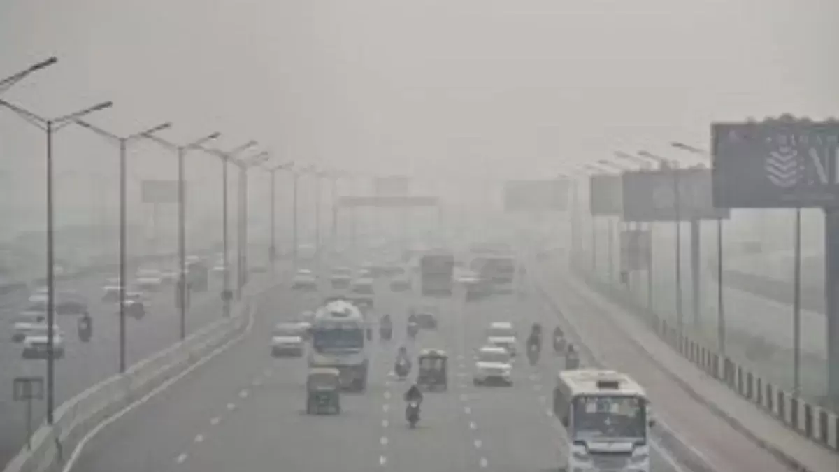 دہلی میں بڑھتی آلودگی پر کڑی پابندیاں، گریپ-3 نافذ؛ دفاتر کو ورک فرام ہوم کی ہدایت