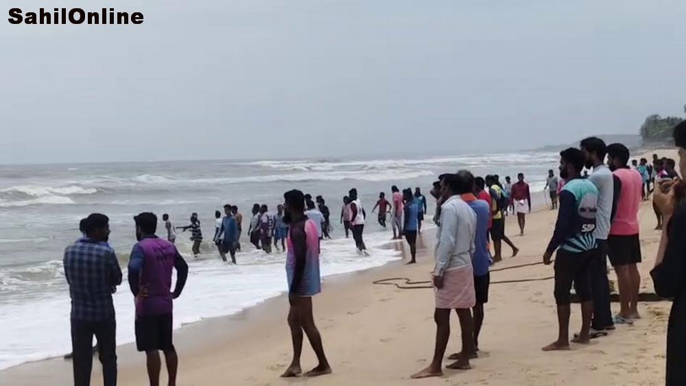 بھٹکل کے قریب اُپند ا میں کشتی اُلٹ گئی؛ لائف جیکٹ پہننے کی وجہ سے تمام 9 ماہی گیر  محفوظ