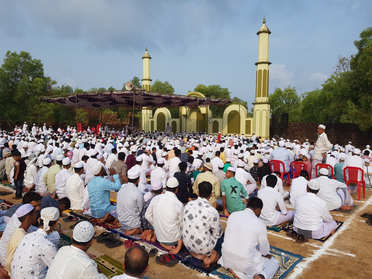 Eid Ul Fitr Prayer At Jamia Abad Eidgah Sahilonline 