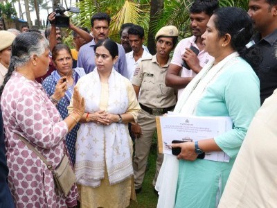 اُڈپی میں ضلع انچارج  وزیر لکشمی ہبالکر نے سیلاب زدہ علاقوں کا کیا دورہ 