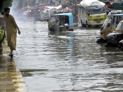 پاکستان میں بارش سے متعلق حادثات میں 293 ہلاک، 564 زخمی