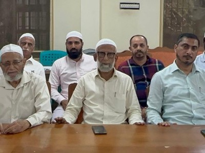 Election of Markazi Khalifa Jamaatul Muslimeen Bhatkal S M Syed Muhiddin Market and Jubapu Ismail re elected as President and General Secretary